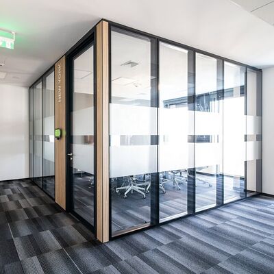 สไตล์โมเดิร์น Office Room Divider Office Glass Dividers Wall Partition Office Space Division ห้องทํางานที่แตกต่างกัน