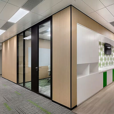 ประปาเสียงภายใน สํานักงานถอนได้ Glass Partition พานีลผนังไม้สําหรับการแบ่งห้อง